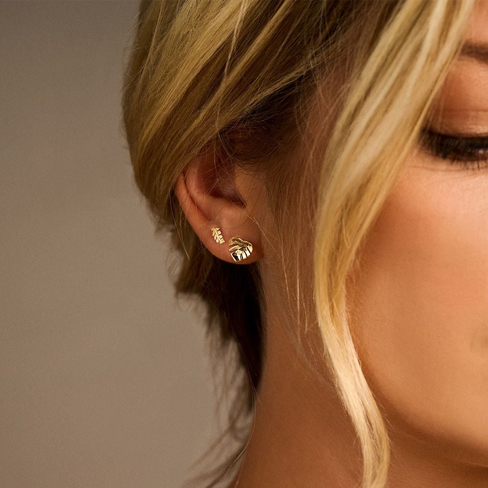 14K geelgouden oorstekers blad