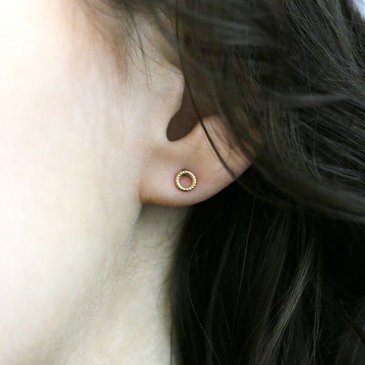 14K geel gouden oorstekers rond