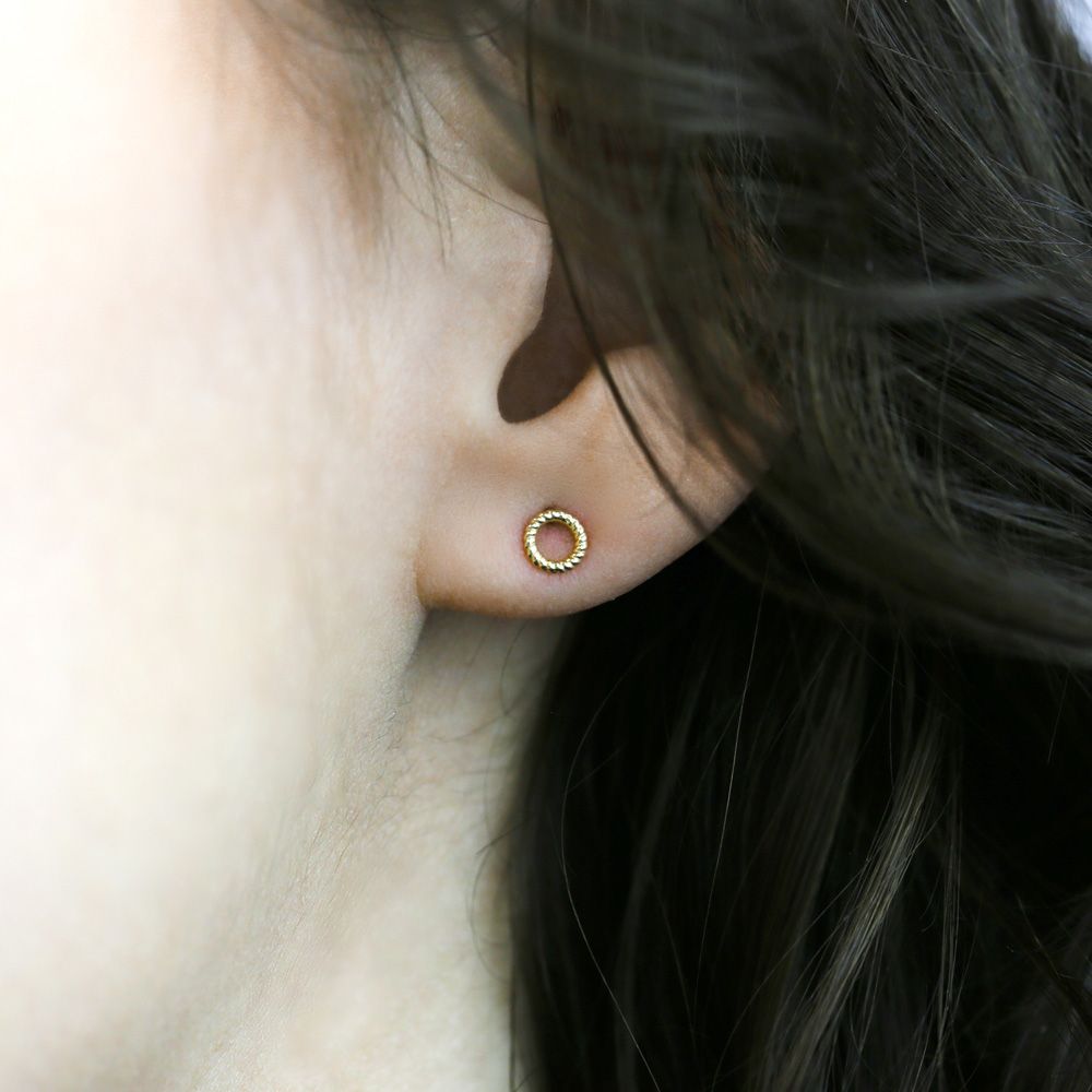 14K geel gouden oorstekers rond