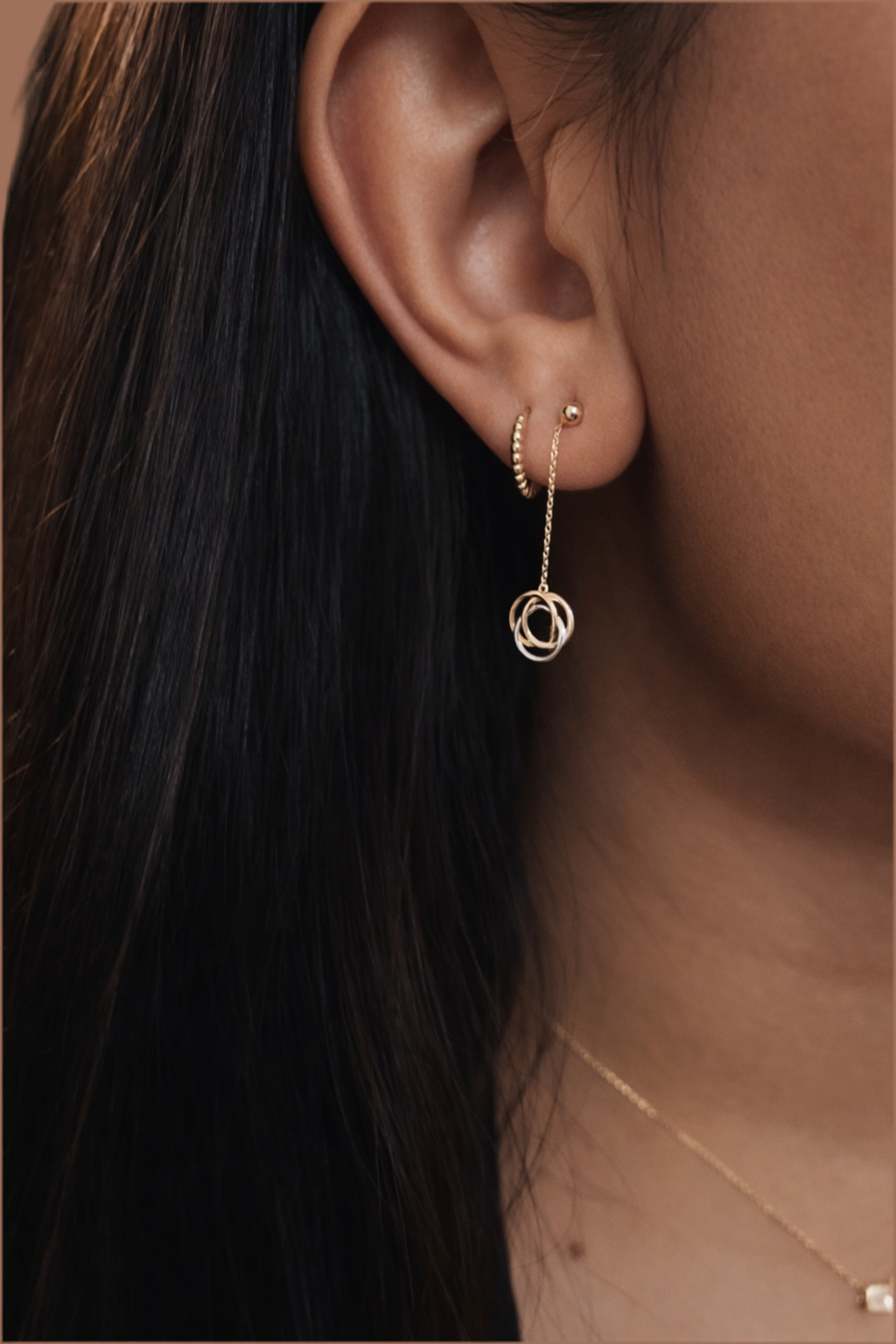 Gouden oorbelhangers 3 cirkels witgoud en geelgoud - 14 karaat