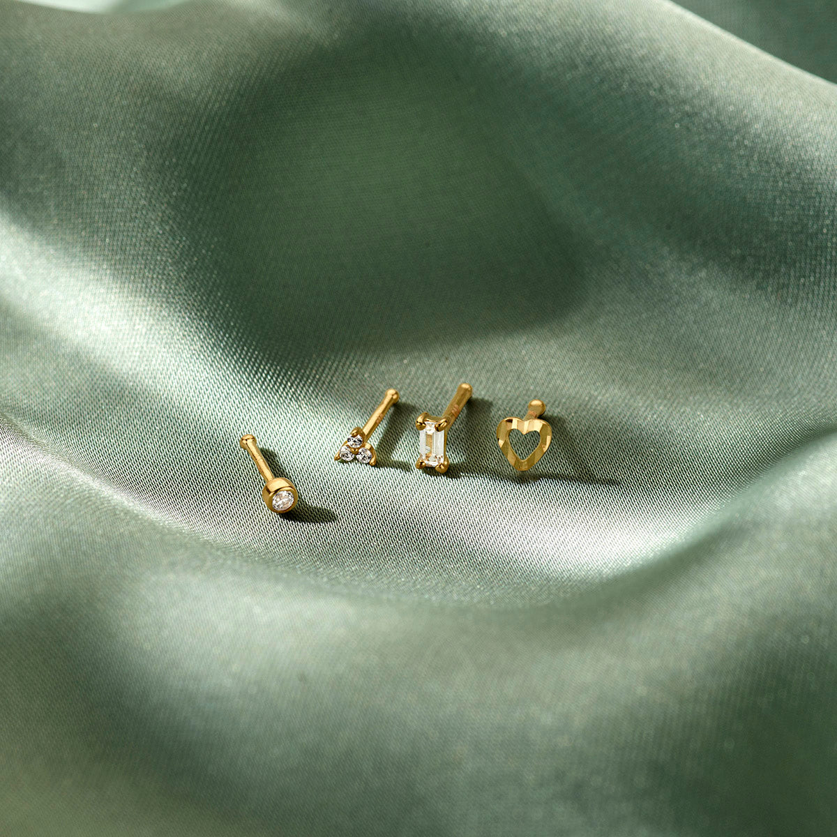 14K neusknopje hart kogel gediamanteerd